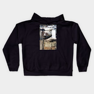 Scarborough Seagulls resting on the harbour wall, Yorkshire, UK Kids Hoodie